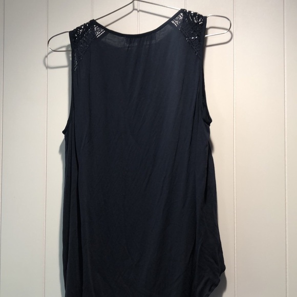 Ann Taylor Loft navy blue tank top with lace detailing around shoulder M - Picture 7 of 8